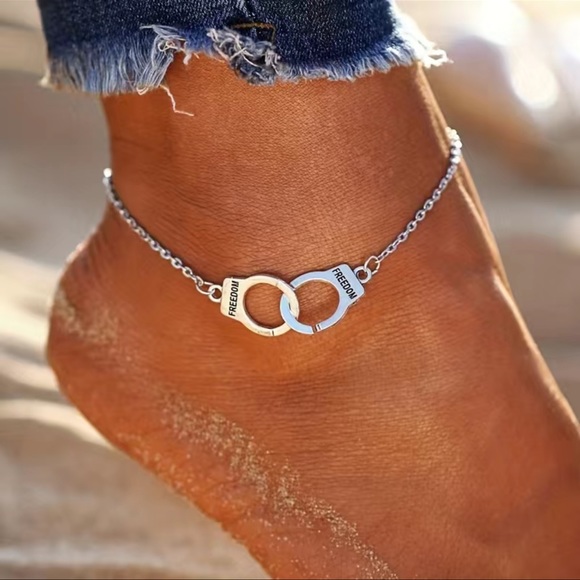 Jewelry - NWT 🏖️ ECO-FRIENDLY SILVER PLATED ZINC ALLOY HANDCUFFS ANKLET - Fits 8.26-11.8”